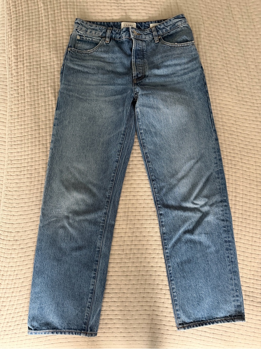 Frame Denim Essential Straight Jeans in Rapture Wash